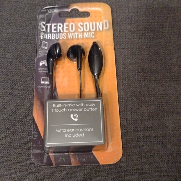 Stereo Sound Earbuds with Mic.. Nice for Phones, gaming systems, computers. - Picture 2 of 4